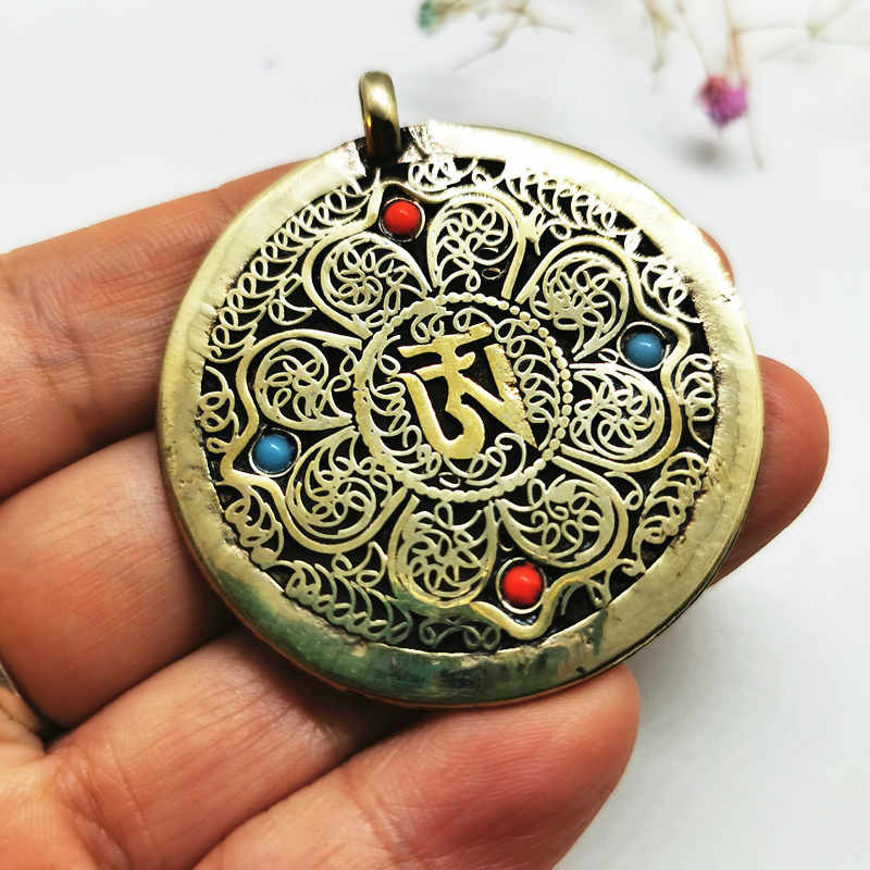 Tibetan OM Mantras Amulet Copp - Ethnic Fashion Com reseña y precio